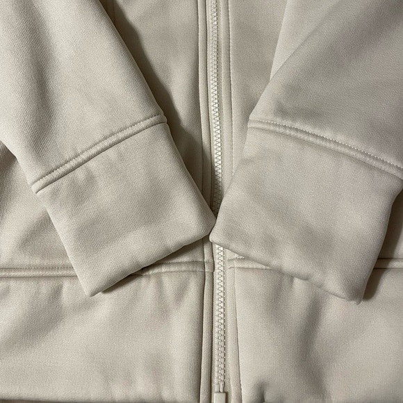 SOLD // North Face White Jacket with Hood - Picture 6 of 7